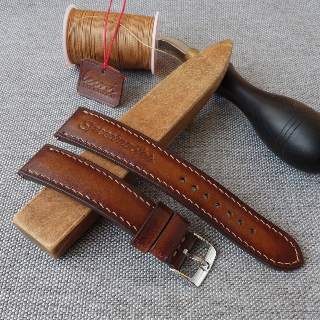 Omega_speedmaster_brown_strap_8