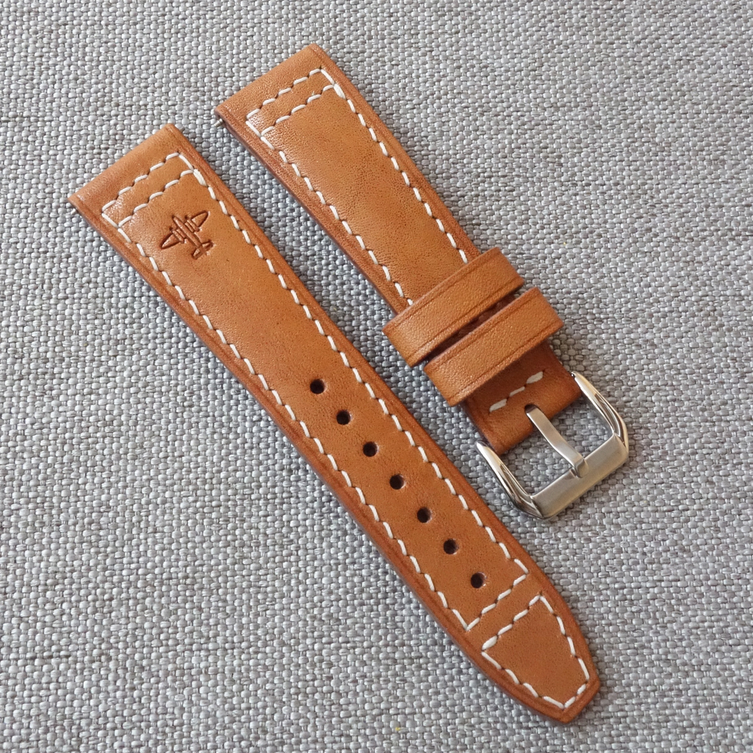 Pilot aviator watch strap 100% handmade, beige leather. Fits most watches. This will be a good addition to your IWC watch, Zenith, Breitling, Oris, Laco, Aristo, Omega, Hamilton, Seiko and many other beautiful watch brands.