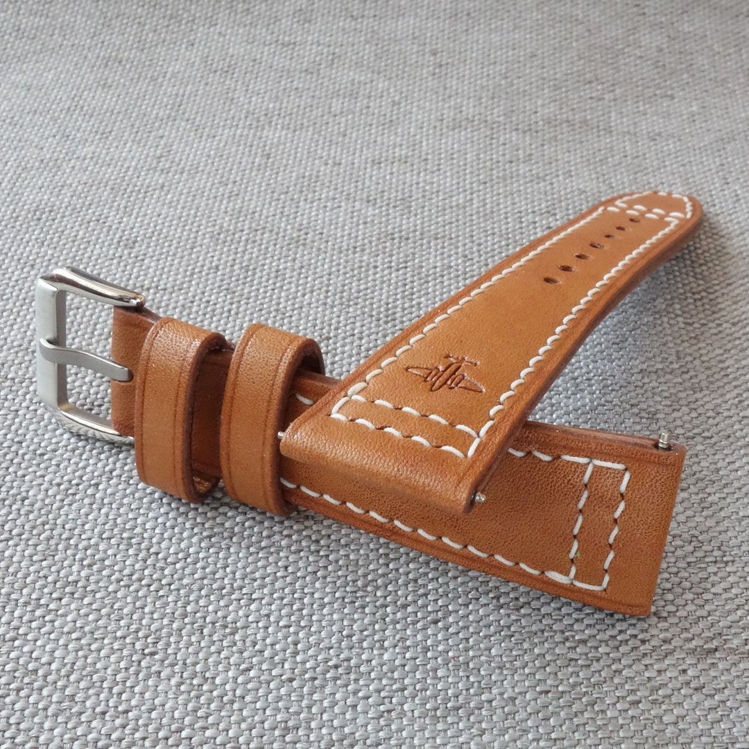 Pilot aviator watch strap 100% handmade, beige leather. Fits most watches. This will be a good addition to your IWC watch, Zenith, Breitling, Oris, Laco, Aristo, Omega, Hamilton, Seiko and many other beautiful watch brands.