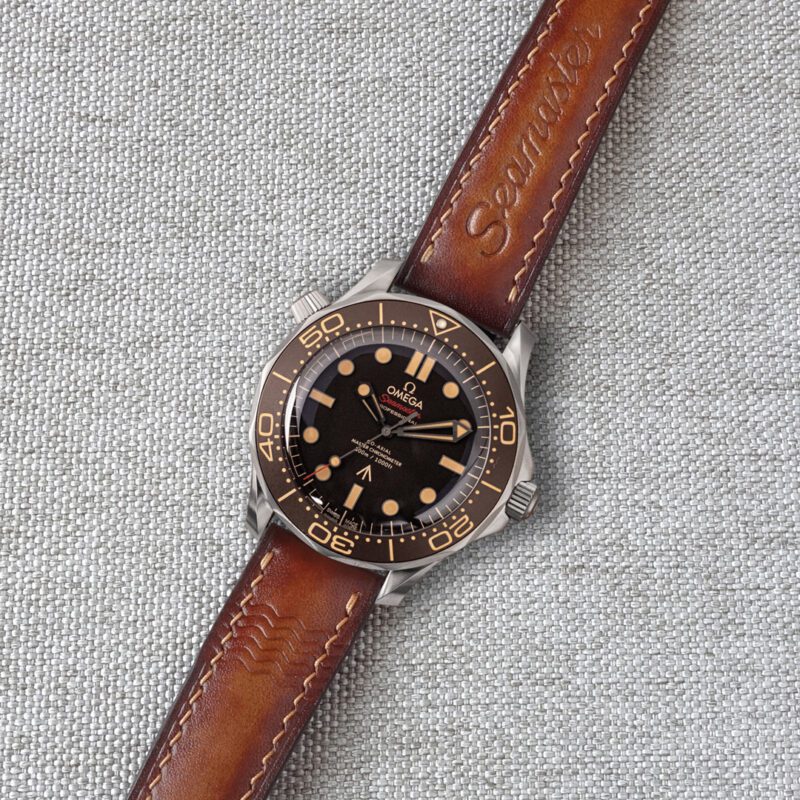 100% handmade watch strap, fits most Omega Seamaster watches. Diver 300m, Planet Ocean and other models. It is possible to produce a strap of any color and size, as desired by the customer. • Material: Top Quality Genuine Leather