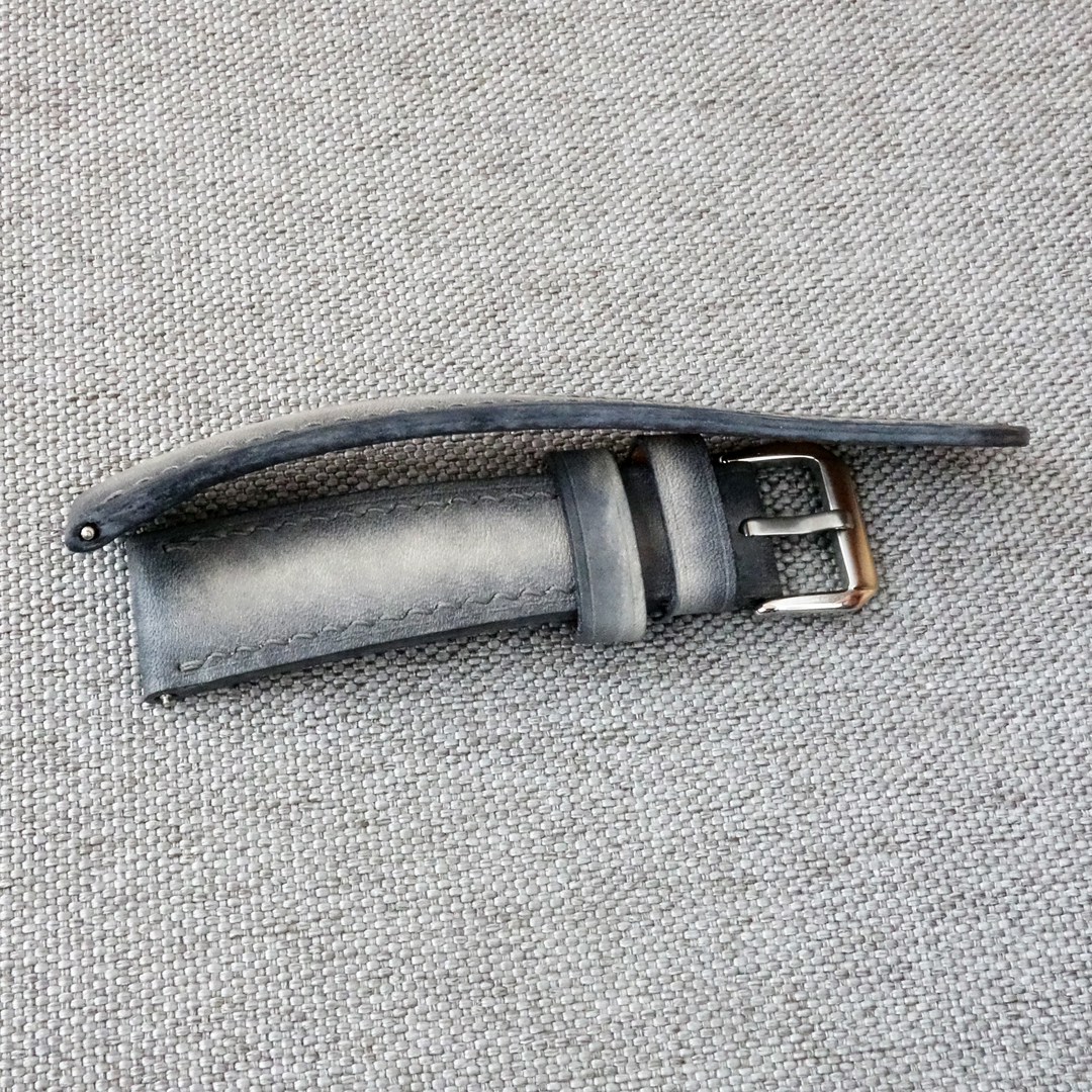 Gray marble leather watchband, 100% handmade strap. Classic style. Fit for many wristwatches. It will be a good addition to your watches: Rolex, Tudor, TAG Heuer, Seiko, Omega, IWC, Breitling, Tissot and other fine models. • Material: Top Quality leather. • Back side - hypoallergenic genuine leather. • Width 18, 19, 20, 21, 22, 23, 24 mm.
