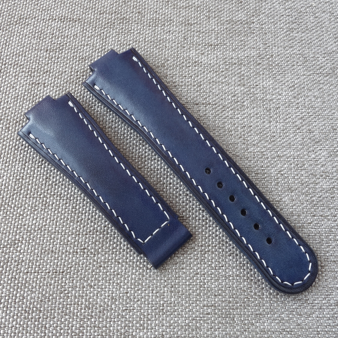 Blue leather watch strap, fits the original ORIS Aquis deployment clasp. 100% handmade, replacement watchband. Made of the high quality genuine leather. It is possible to produce a strap of any color and size, as desired by the customer. For ORIS Aquis watches: 39.5mm/ 41.5mm Calibre 400/ 43.5mm/ 43mm/ 45.5mm/ 46mm, Divers, Aquis Date, TT1, F1, Other Oris Models.