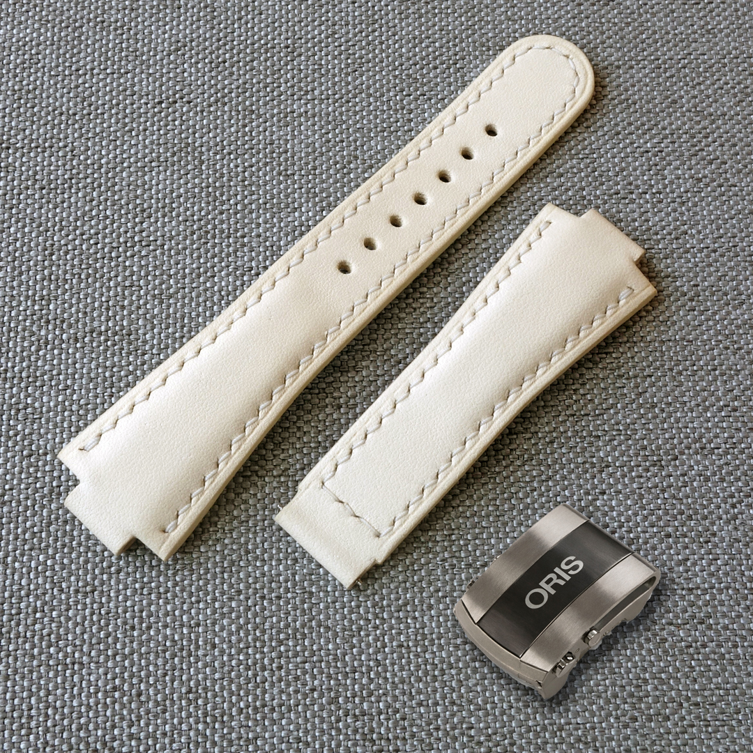 White leather watch strap, fits the original ORIS Aquis deployment clasp. 100% handmade, replacement watchband. For ORIS Aquis watches: 39.5mm/ 41.5mm Calibre 400/ 43.5mm/ 43mm/ 45.5mm/ 46mm, Divers, Aquis Date, TT1, F1, Other Oris Models.