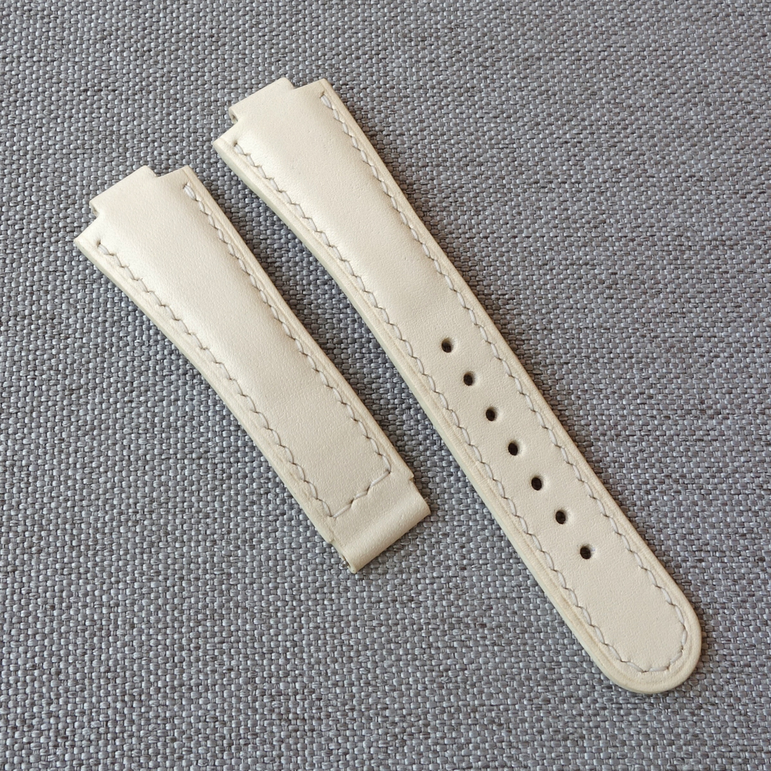 White leather watch strap, fits the original ORIS Aquis deployment clasp. 100% handmade, replacement watchband. For ORIS Aquis watches: 39.5mm/ 41.5mm Calibre 400/ 43.5mm/ 43mm/ 45.5mm/ 46mm, Divers, Aquis Date, TT1, F1, Other Oris Models.