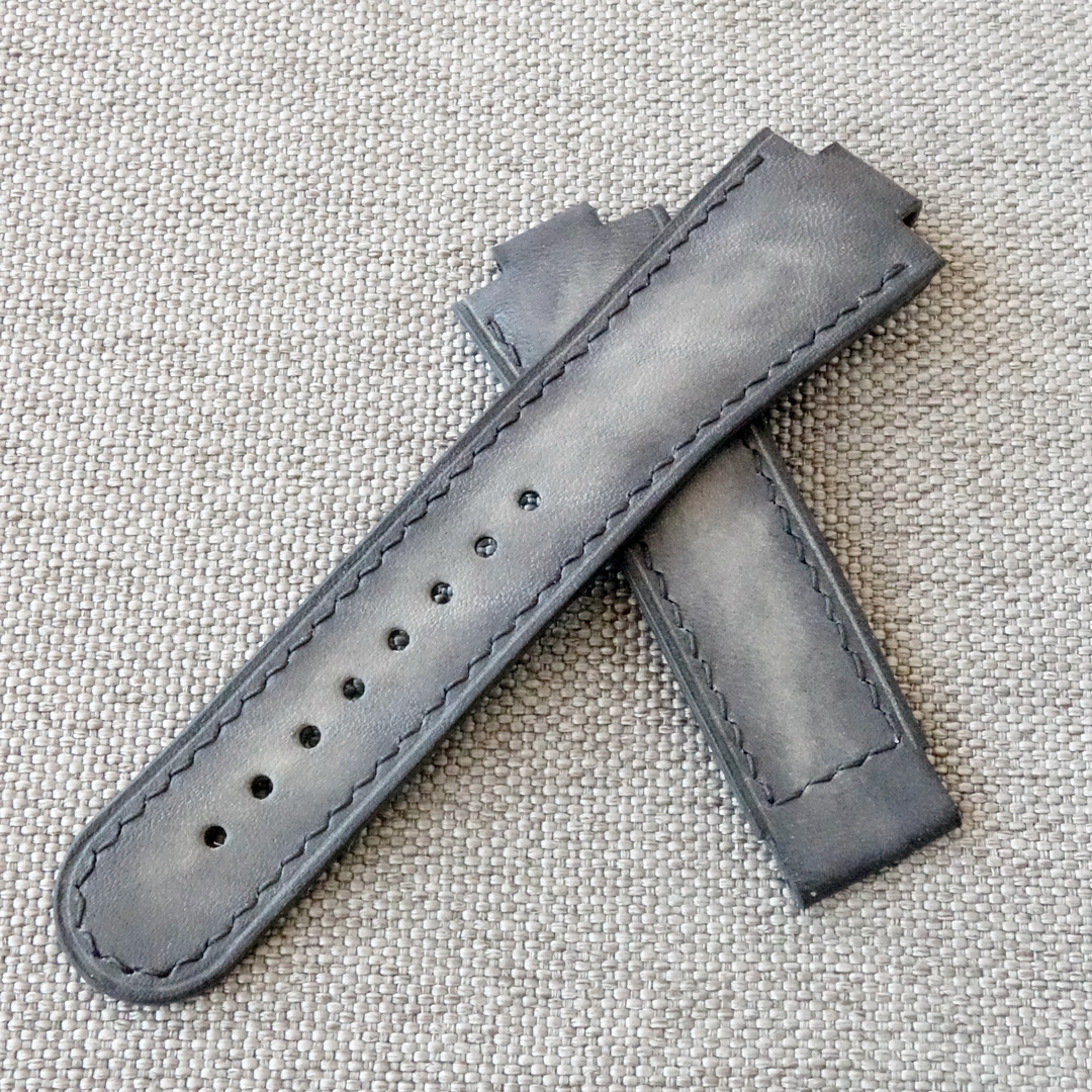 Grey leather watch strap, fits the original ORIS Aquis deployment clasp. 100% handmade, replacement watchband. Made of the high quality genuine leather. It is possible to produce a strap of any color and size, as desired by the customer. For ORIS Aquis watches: 39.5mm/ 41.5mm Calibre 400/ 43.5mm/ 43mm/ 45.5mm/ 46mm, Divers, Aquis Date, TT1, F1, Other Oris Models.