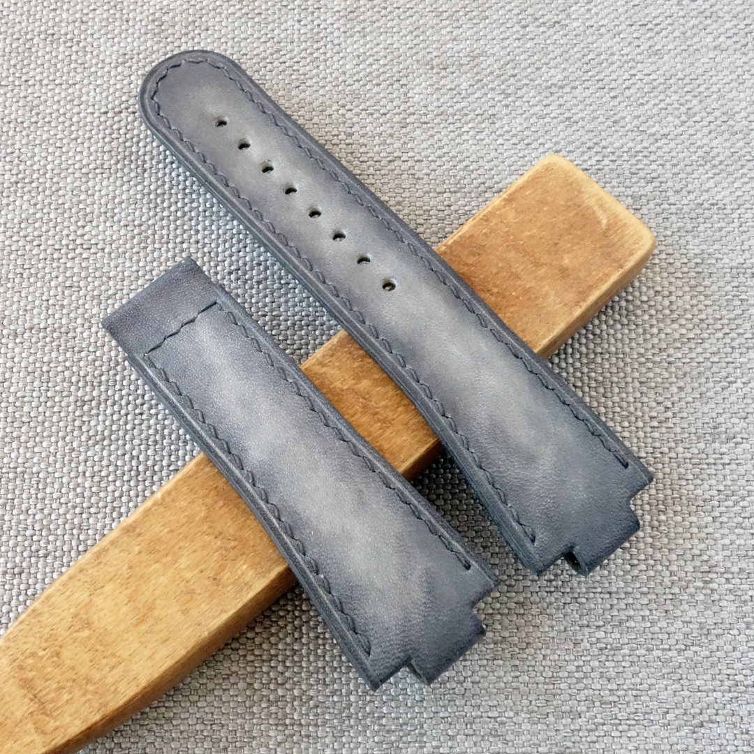Grey leather watch strap, fits the original ORIS Aquis deployment clasp. 100% handmade, replacement watchband. Made of the high quality genuine leather. It is possible to produce a strap of any color and size, as desired by the customer. For ORIS Aquis watches: 39.5mm/ 41.5mm Calibre 400/ 43.5mm/ 43mm/ 45.5mm/ 46mm, Divers, Aquis Date, TT1, F1, Other Oris Models.