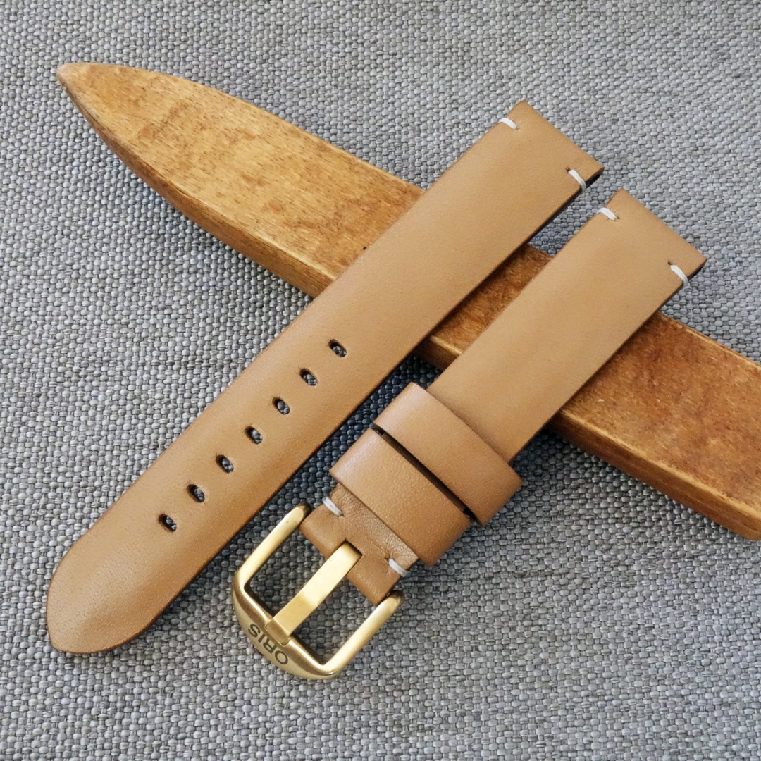 Beige leather watch strap, fits the ORIS Divers Candy. Retro style. 100% handmade, replacement watchband. Made of the high quality genuine leather. It is possible to produce a strap of any color and size, as desired by the customer. For ORIS DIVERS SIXTY‑FIVE COTTON CANDY watches: 38mm, Other ORIS classic models.