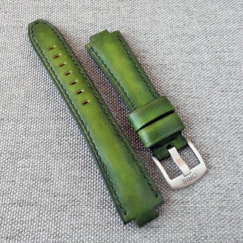 Handmade green leather handmade watch strap for Oris Aquis. Replacement watchband. Fits most ORIS Aquis watches: 39.5mm/ 41.5mm Calibre 400/ 43.5mm/ 43mm/ 45.5mm/ 46mm, Divers, Aquis Date, TT1, F1, Other Oris Models. • Material: Full grain genuine leather