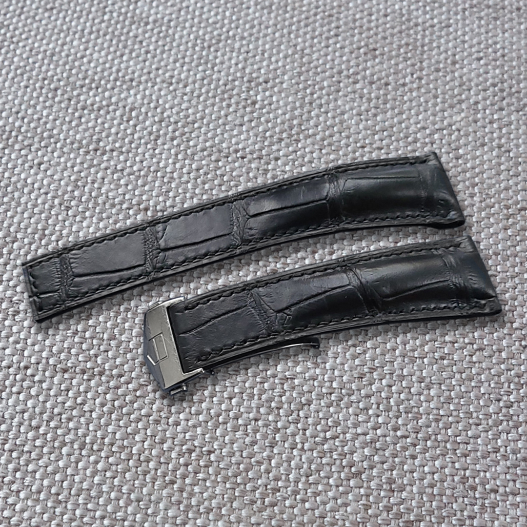 Handmade Black crocodile alligator watch strap for TAG Heuer, and any watches with deployment clasp. Lug size: 22, 21, 20mm / Clasp width: 18mm Suitable for Breitling models: Carrera, Aquaracer, Formula 1, Monaco Material: top quality genuine crocodile / alligator leather.