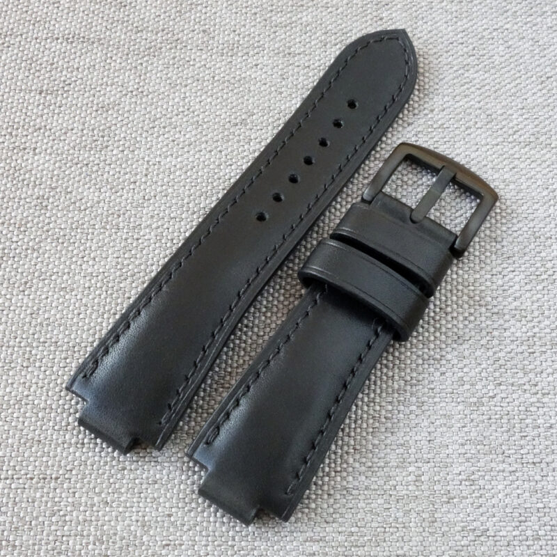Full black leather watch strap for ORIS Aquis. Handmade replacement watchband. Fits most ORIS Aquis watches: 39.5mm/ 41.5mm Calibre 400/ 43.5mm/ 43mm/ 45.5mm/ 46mm, Divers, Aquis Date, TT1, F1, Other Oris Models. • Material: Full grain genuine leather.